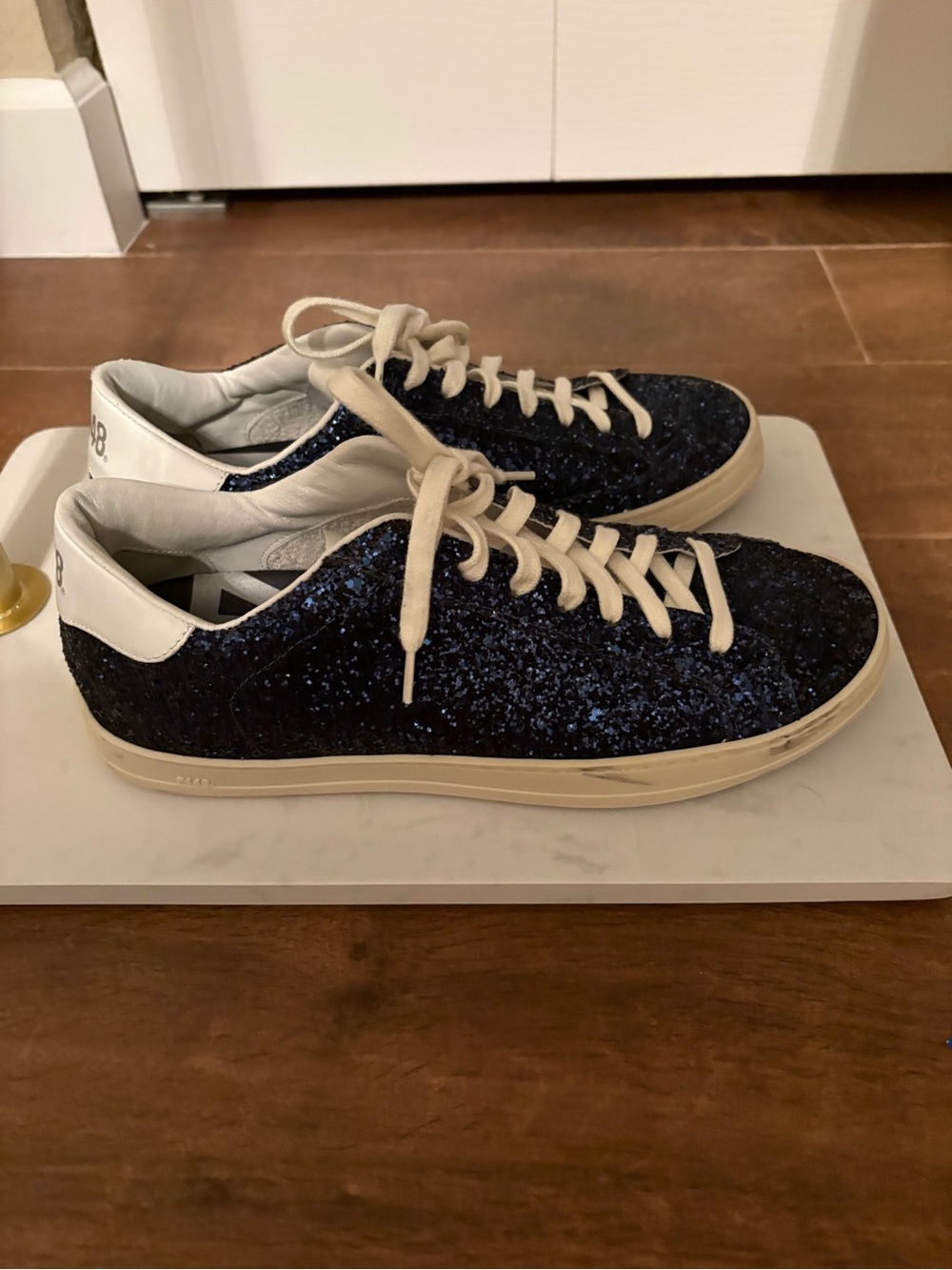 P448 Women’s Sneakers John Twilight Navy Low-Top with Cream Accents, Size 40 - Picture 3 of 7
